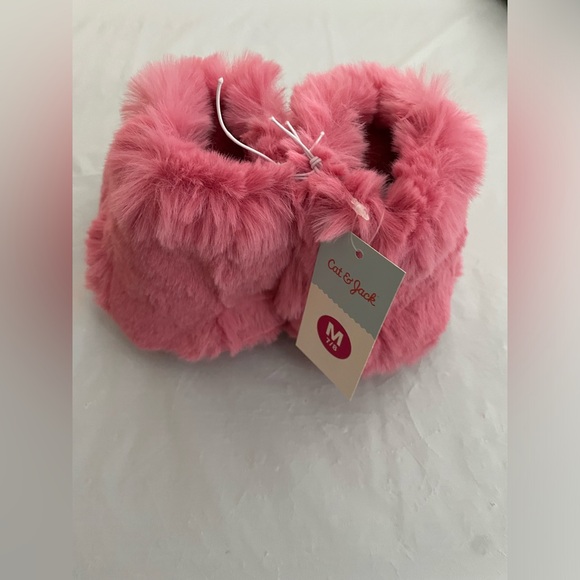 Cat & Jack girls toddler Dallas Fur Slippers Pink size M(7/8) NWT - Picture 2 of 5